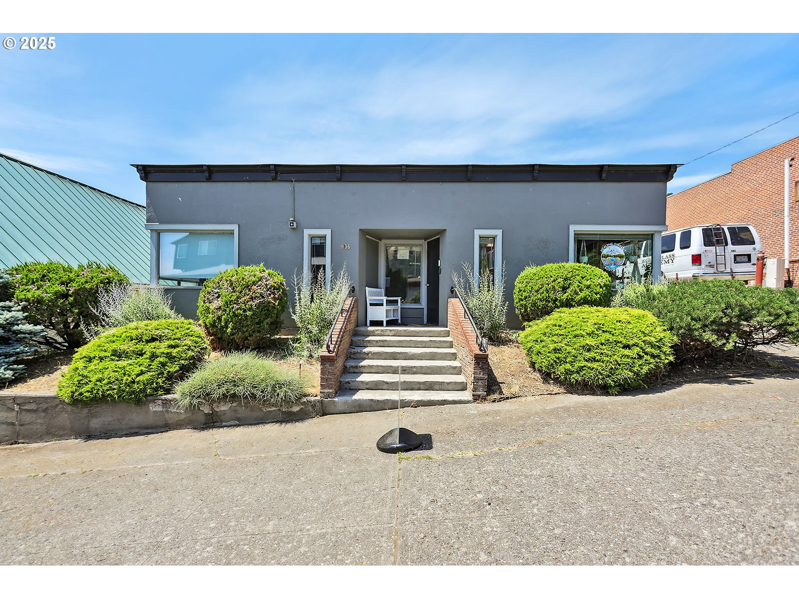 136 N MAIN AVE