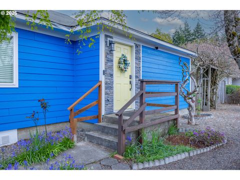 1070 W 11TH ST Coquille OR 97423