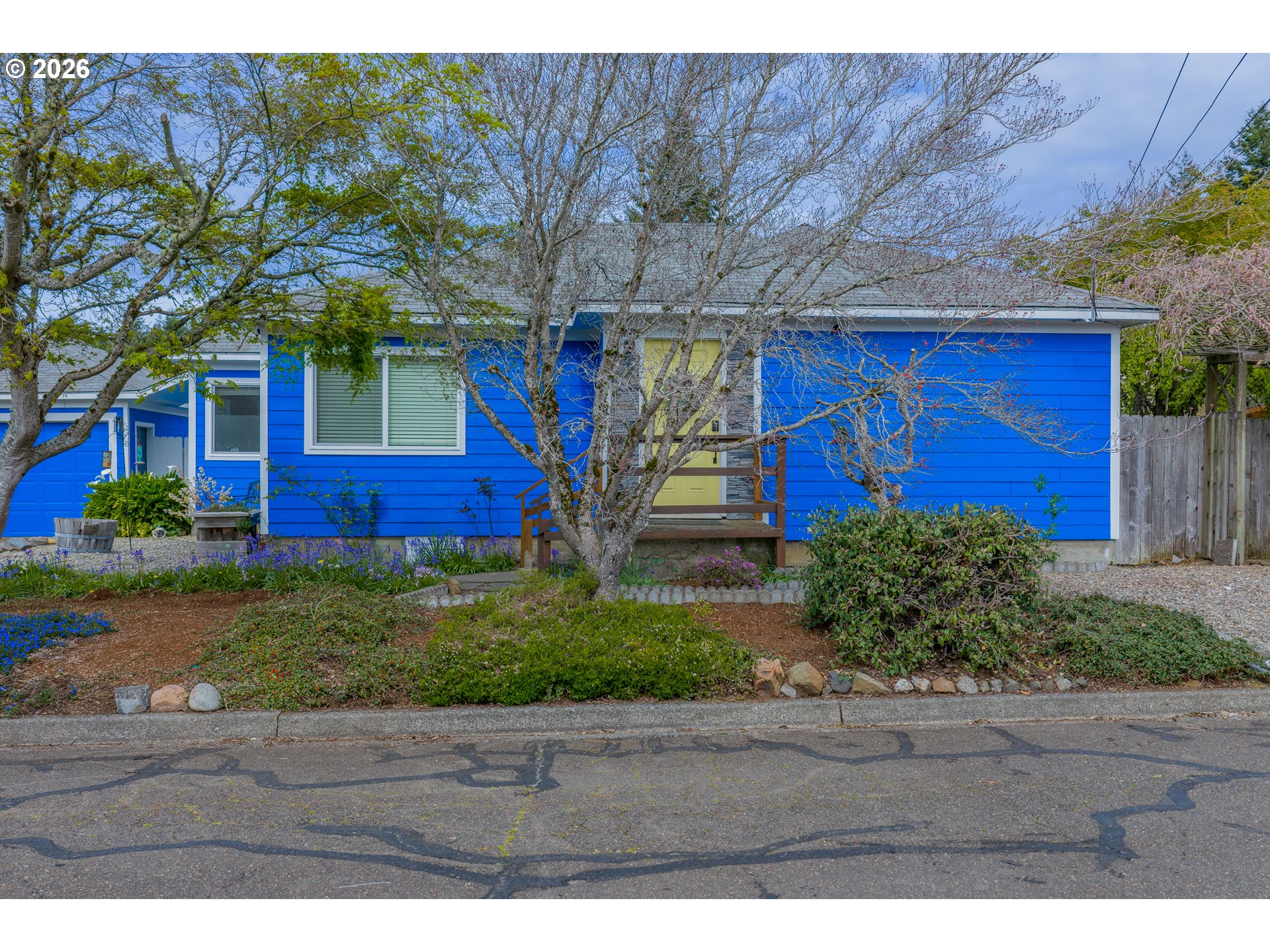 1070 W 11TH ST