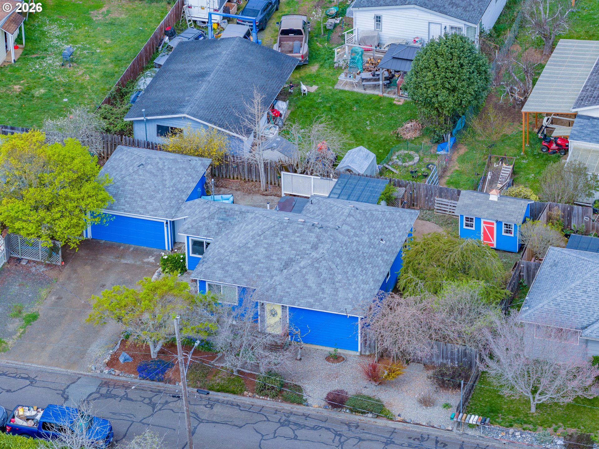 1070 W 11TH ST