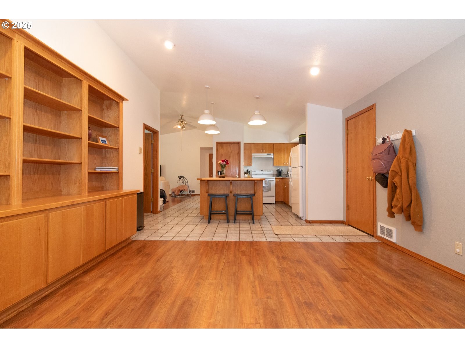 Florence, Oregon 97439, United States, 3 Bedrooms Bedrooms, ,2 BathroomsBathrooms,Residential,Active,251876