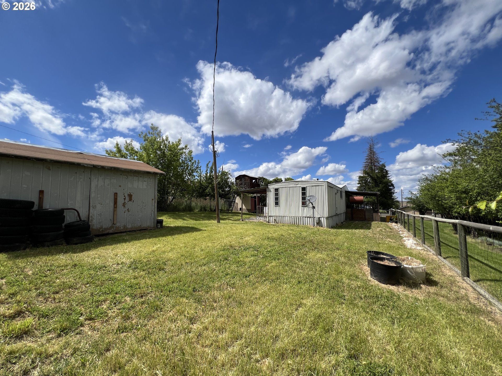 325 W 1st ST