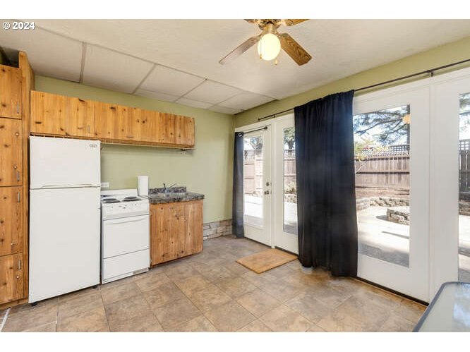 Sheridan, Oregon 97378, United States, 3 Bedrooms Bedrooms, ,2 BathroomsBathrooms,Residential,Pending,85668