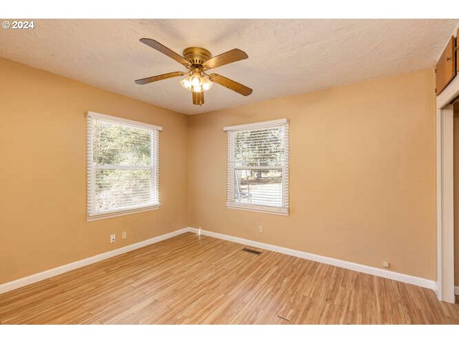 Sheridan, Oregon 97378, United States, 3 Bedrooms Bedrooms, ,2 BathroomsBathrooms,Residential,Pending,85668