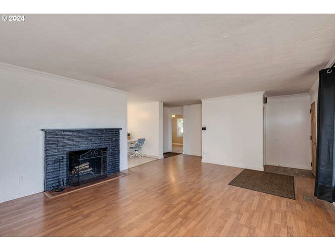 Sheridan, Oregon 97378, United States, 3 Bedrooms Bedrooms, ,2 BathroomsBathrooms,Residential,Pending,85668