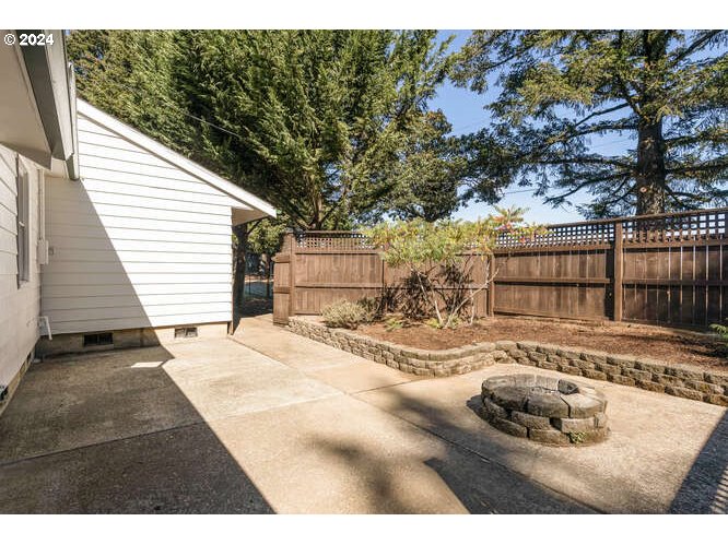 Sheridan, Oregon 97378, United States, 3 Bedrooms Bedrooms, ,2 BathroomsBathrooms,Residential,Pending,85668