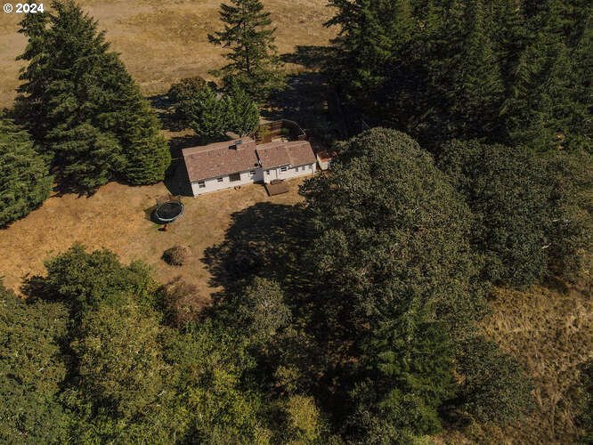 Sheridan, Oregon 97378, United States, 3 Bedrooms Bedrooms, ,2 BathroomsBathrooms,Residential,Pending,85668