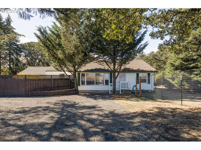 Sheridan, Oregon 97378, United States, 3 Bedrooms Bedrooms, ,2 BathroomsBathrooms,Residential,Pending,85668