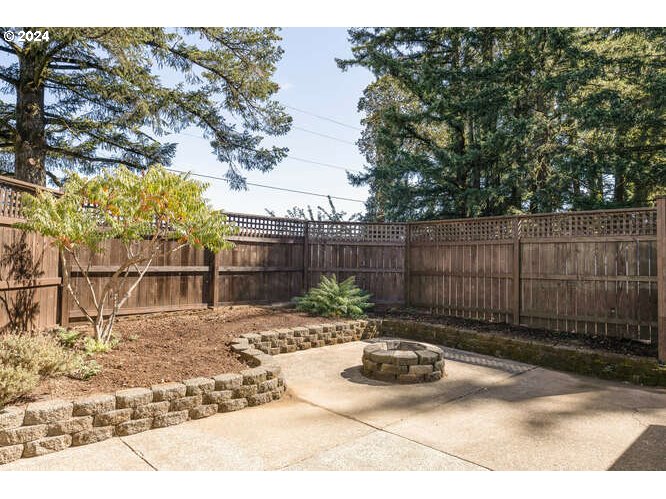 Sheridan, Oregon 97378, United States, 3 Bedrooms Bedrooms, ,2 BathroomsBathrooms,Residential,Pending,85668