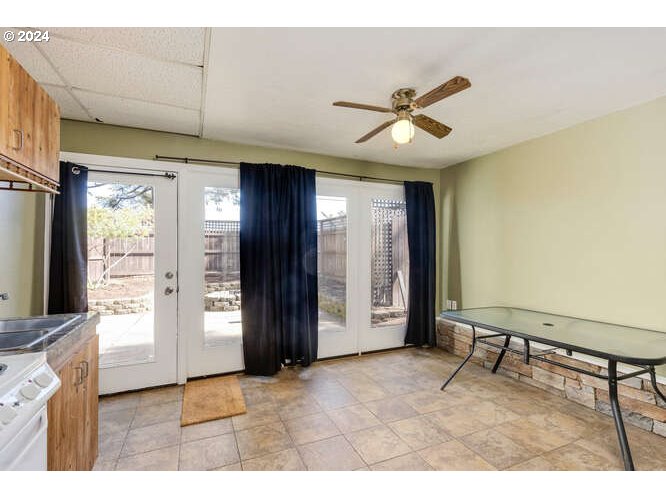 Sheridan, Oregon 97378, United States, 3 Bedrooms Bedrooms, ,2 BathroomsBathrooms,Residential,Pending,85668