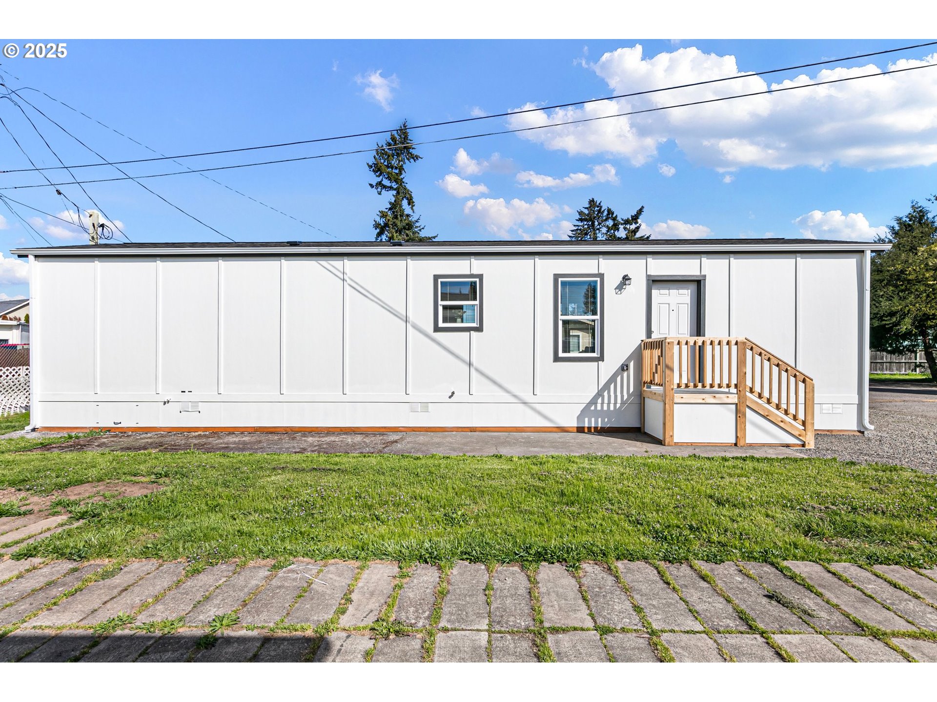 1085 W 1ST AVE 2