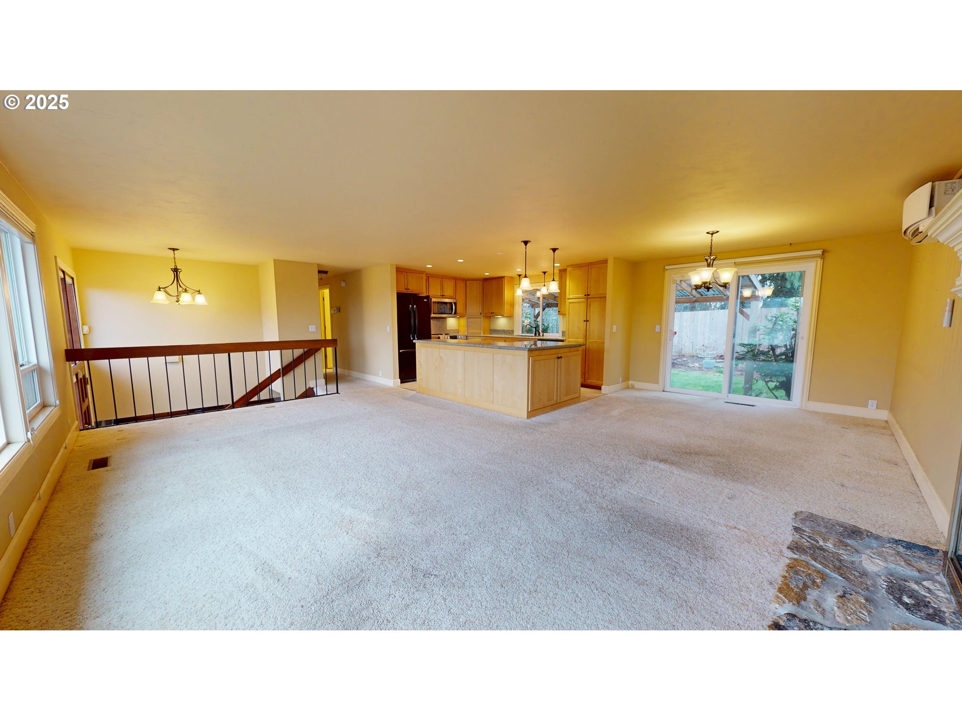 799 WOODCREST DR