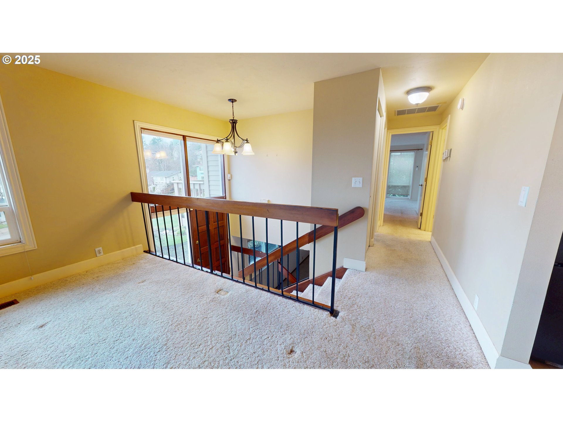 799 WOODCREST DR