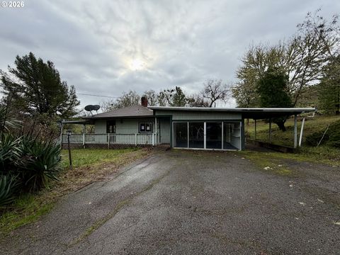 188 ROBIN ST Roseburg OR 97470