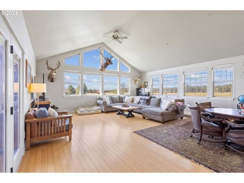 A home in Prineville