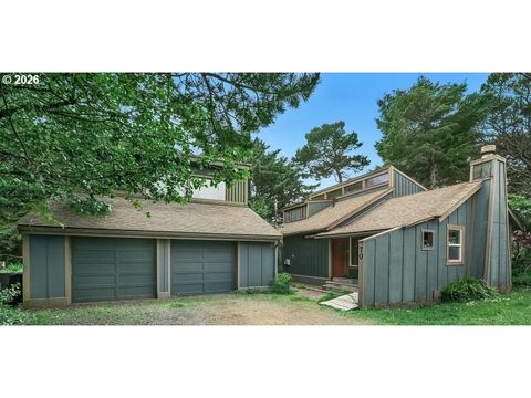 Photo of 70 NW Knoxville St, Yachats, OR 97498 (MLS # 488199818)