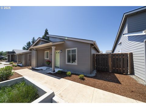 12246 MEADOWLAWN DR Oregon City OR 97045