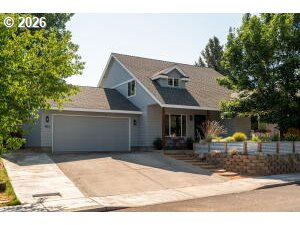 Photo 1 of 47 — 804 NE PROVIDENCE DR, Bend, OR 97701