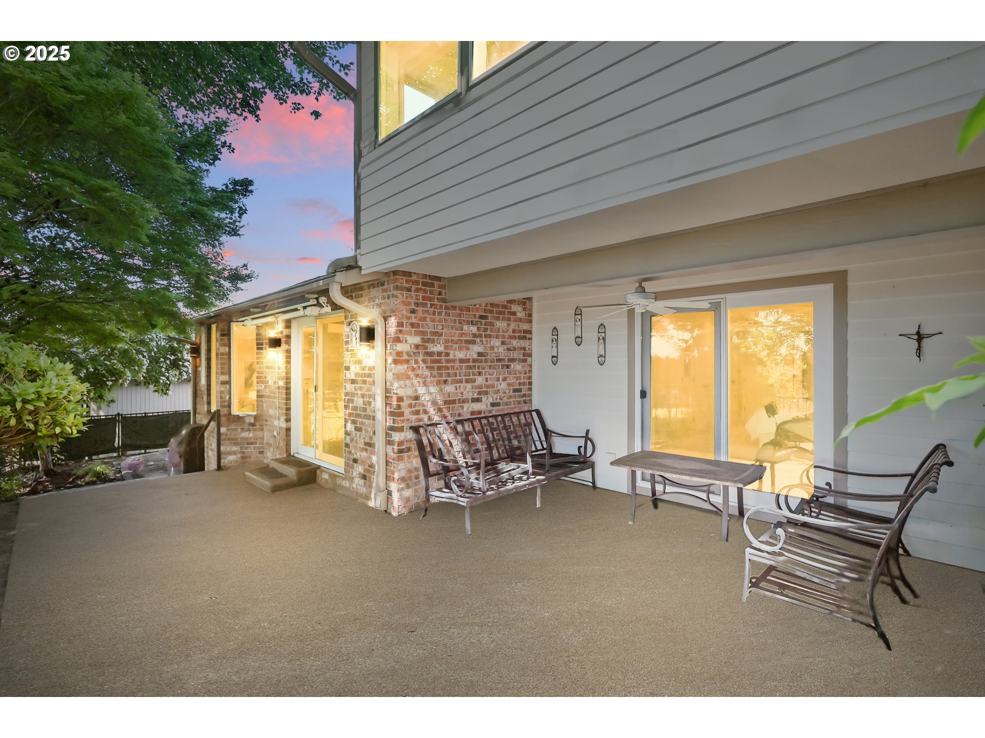 3103 SE BALBOA DR