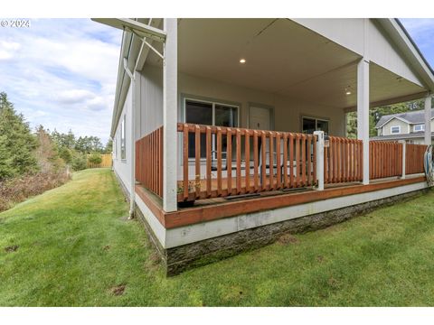 A home in Coos Bay