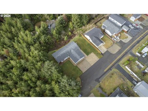 A home in Coos Bay