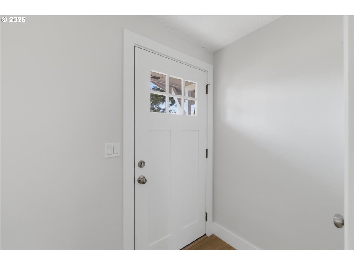 1444 MENLO LOOP