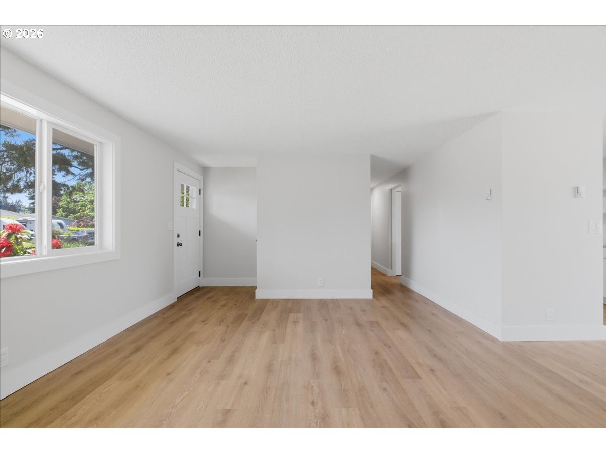 1444 MENLO LOOP