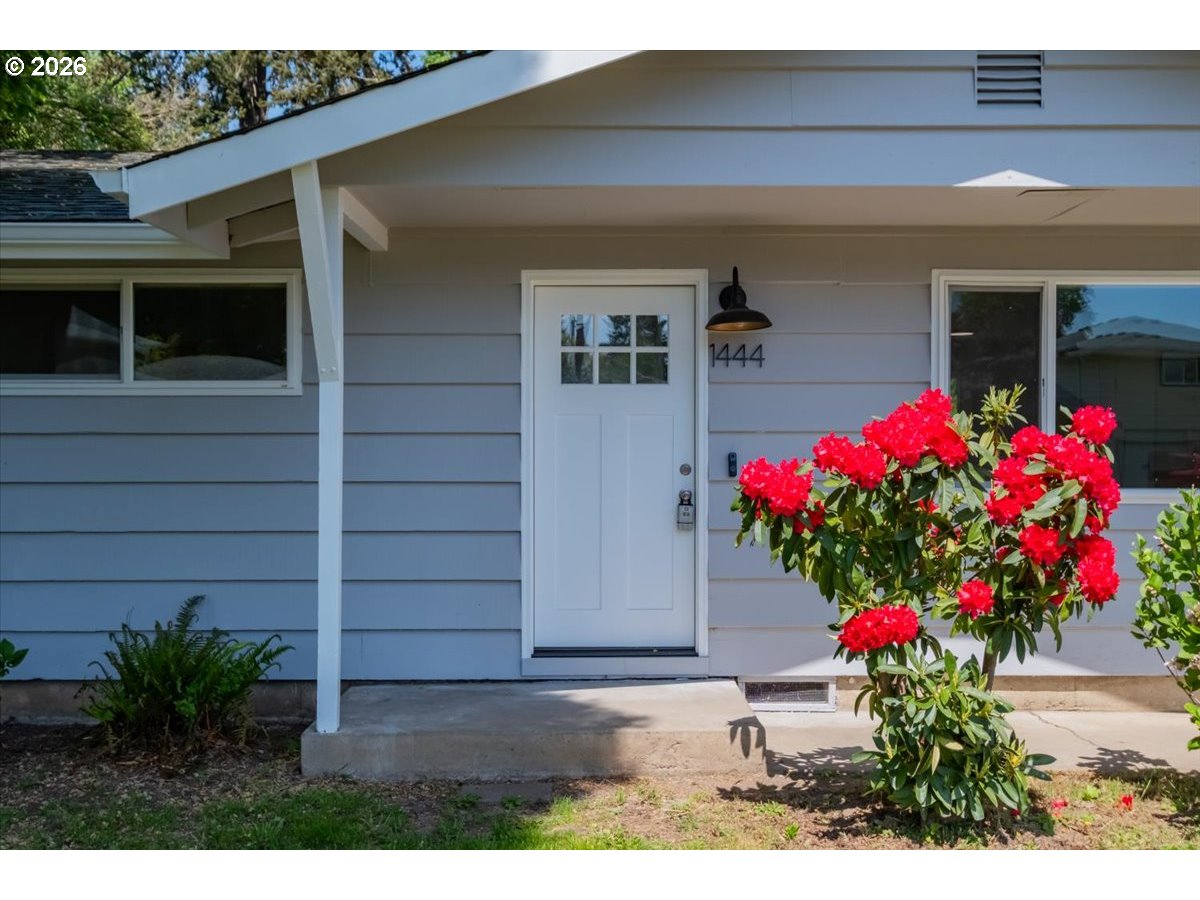1444 MENLO LOOP