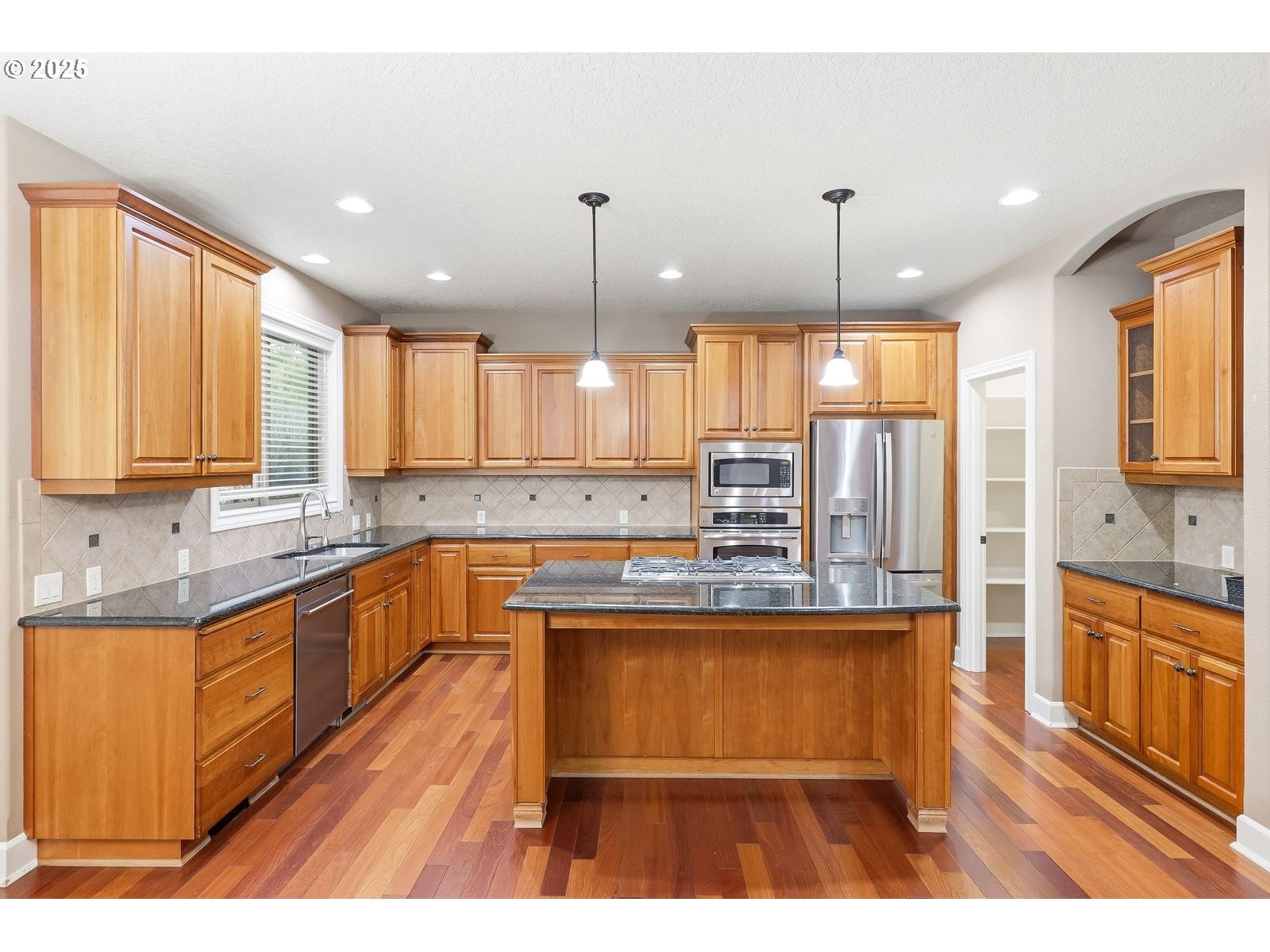 16955 SW RICHEN PARK CIR