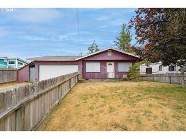 2010 LINDBERG AVE Coos Bay OR 97420