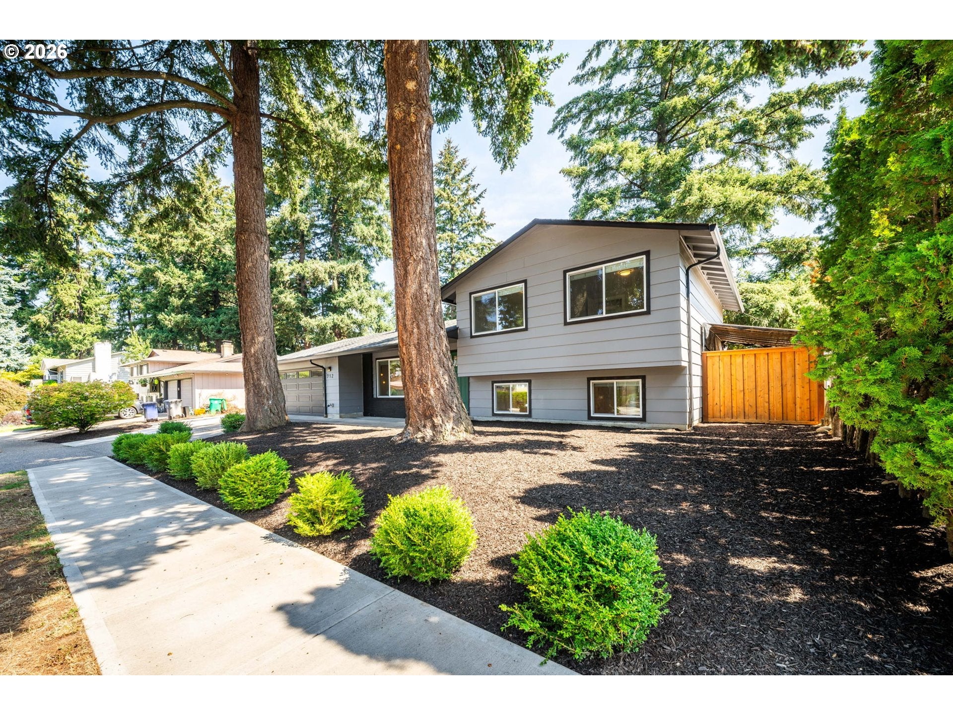 712 NE 195TH AVE