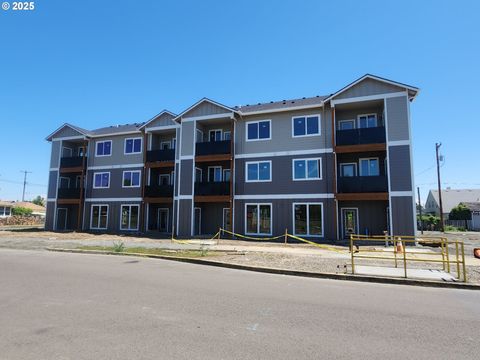 600 4TH ST Gervais OR 97026