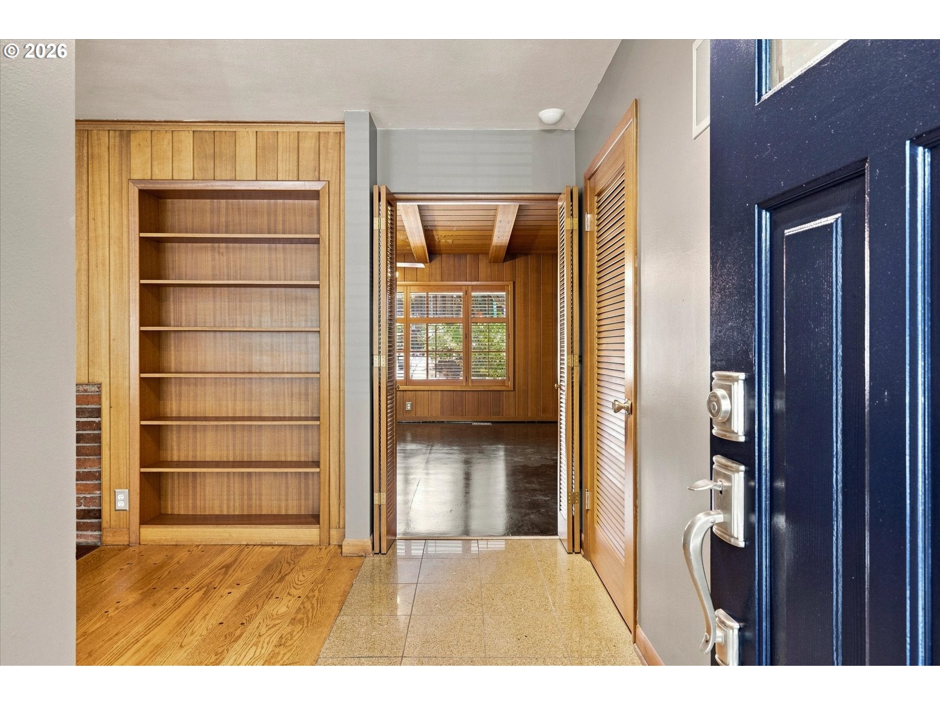 485 COUNTRY CLUB CT