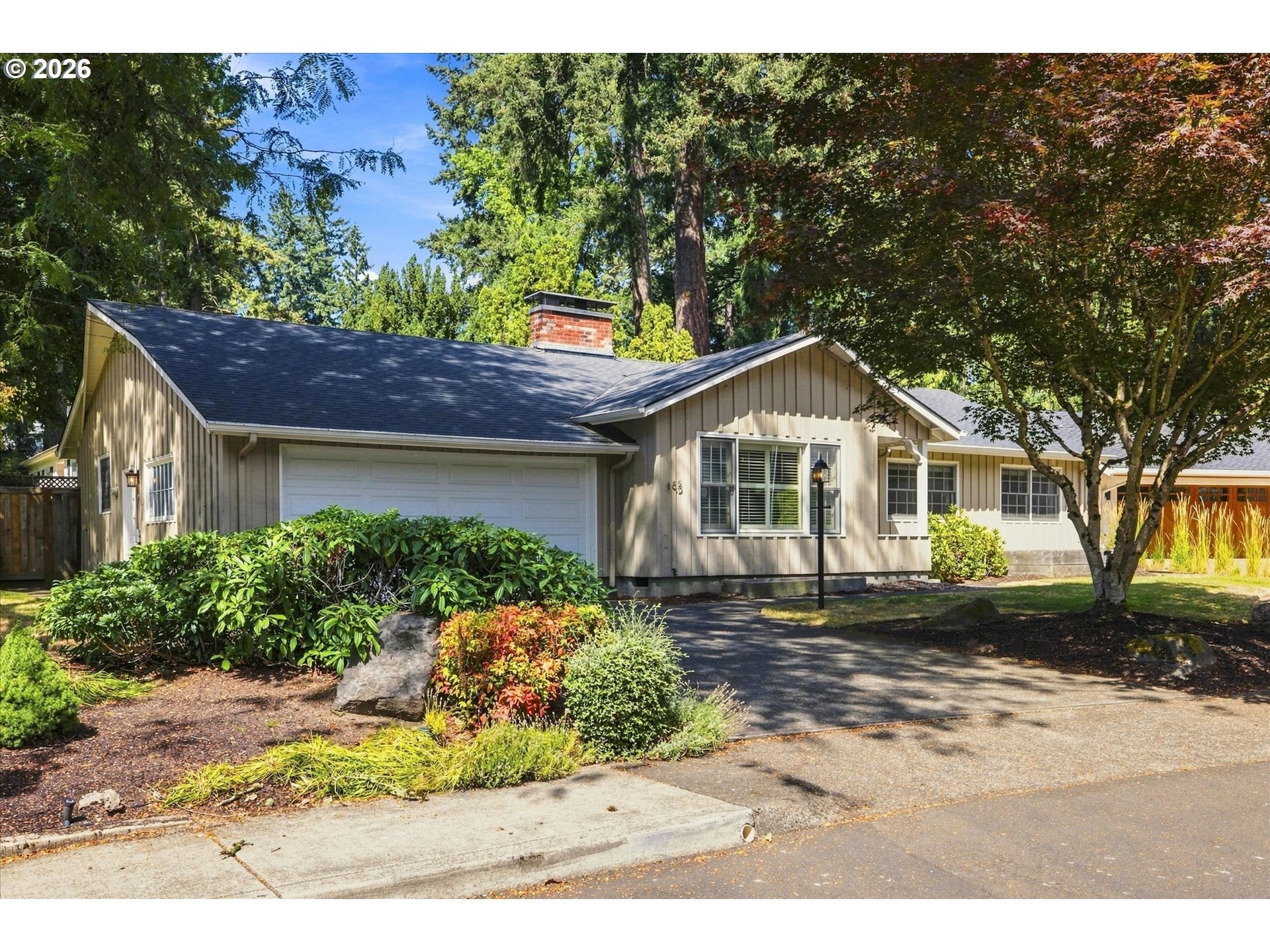 485 COUNTRY CLUB CT