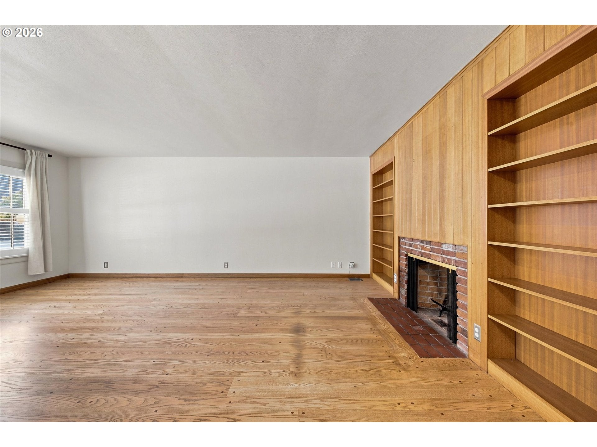 485 COUNTRY CLUB CT