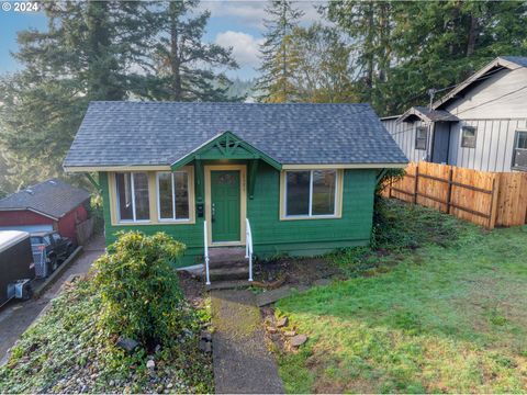 A home in Coos Bay