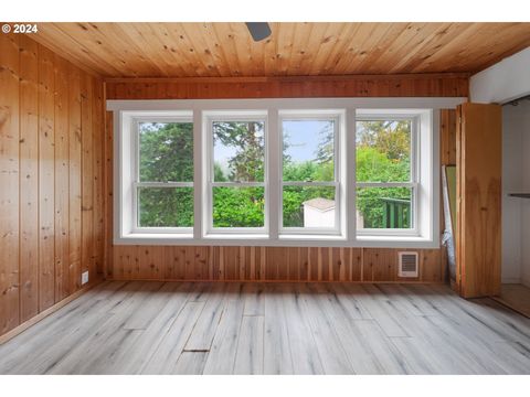 A home in Coos Bay