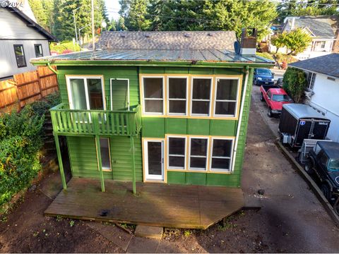 A home in Coos Bay