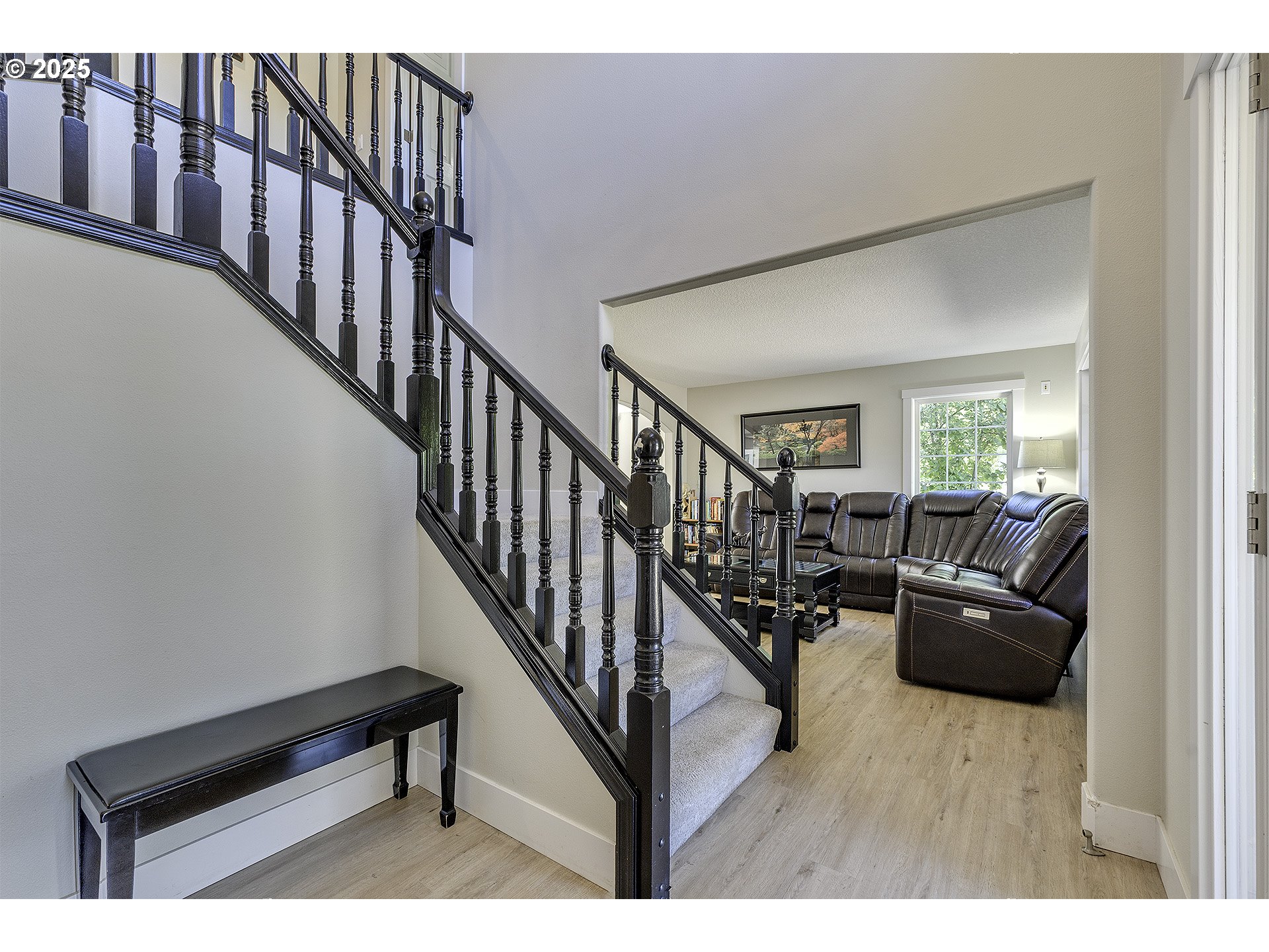 2878 NE AURORA DR