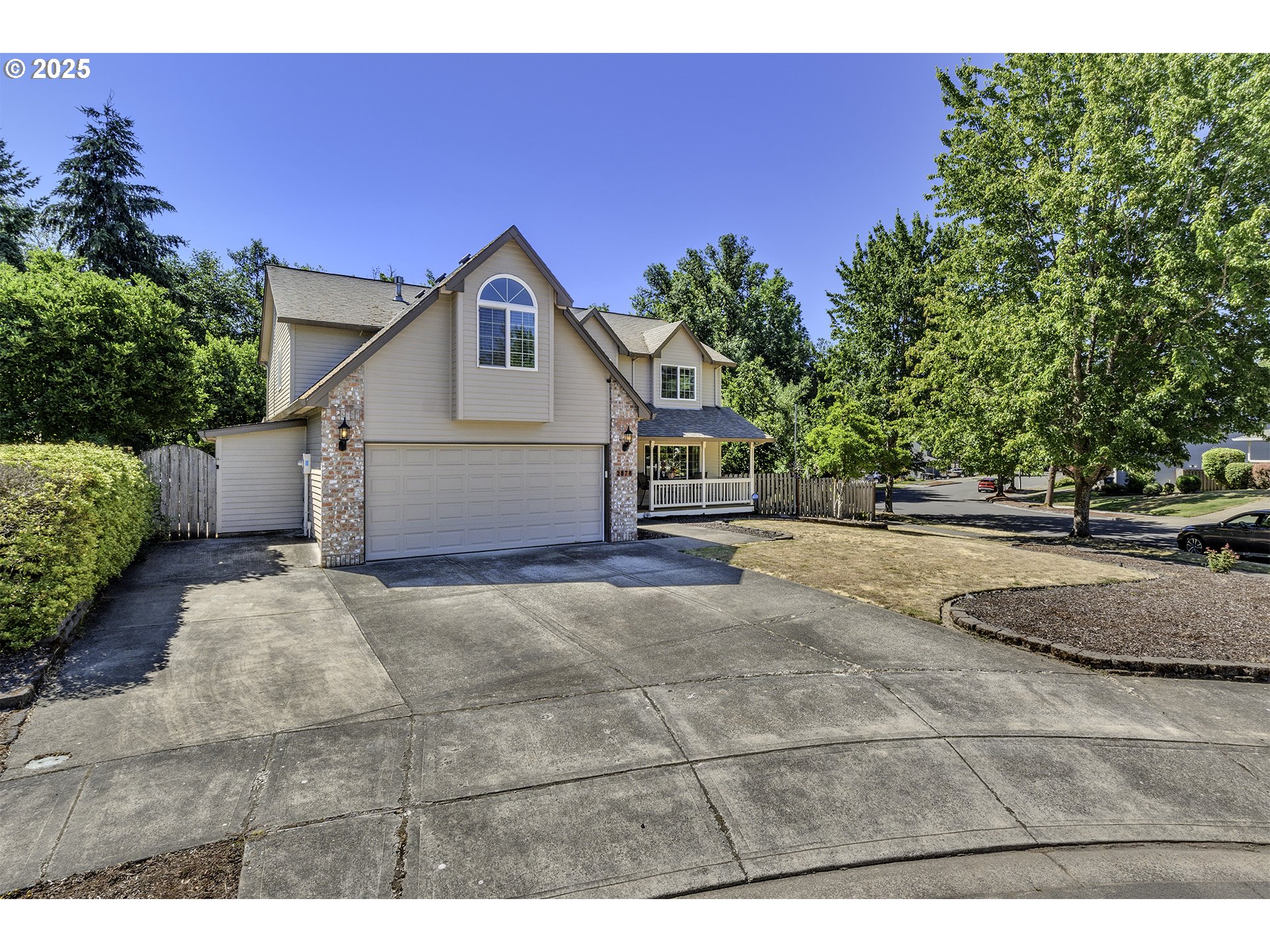 2878 NE AURORA DR