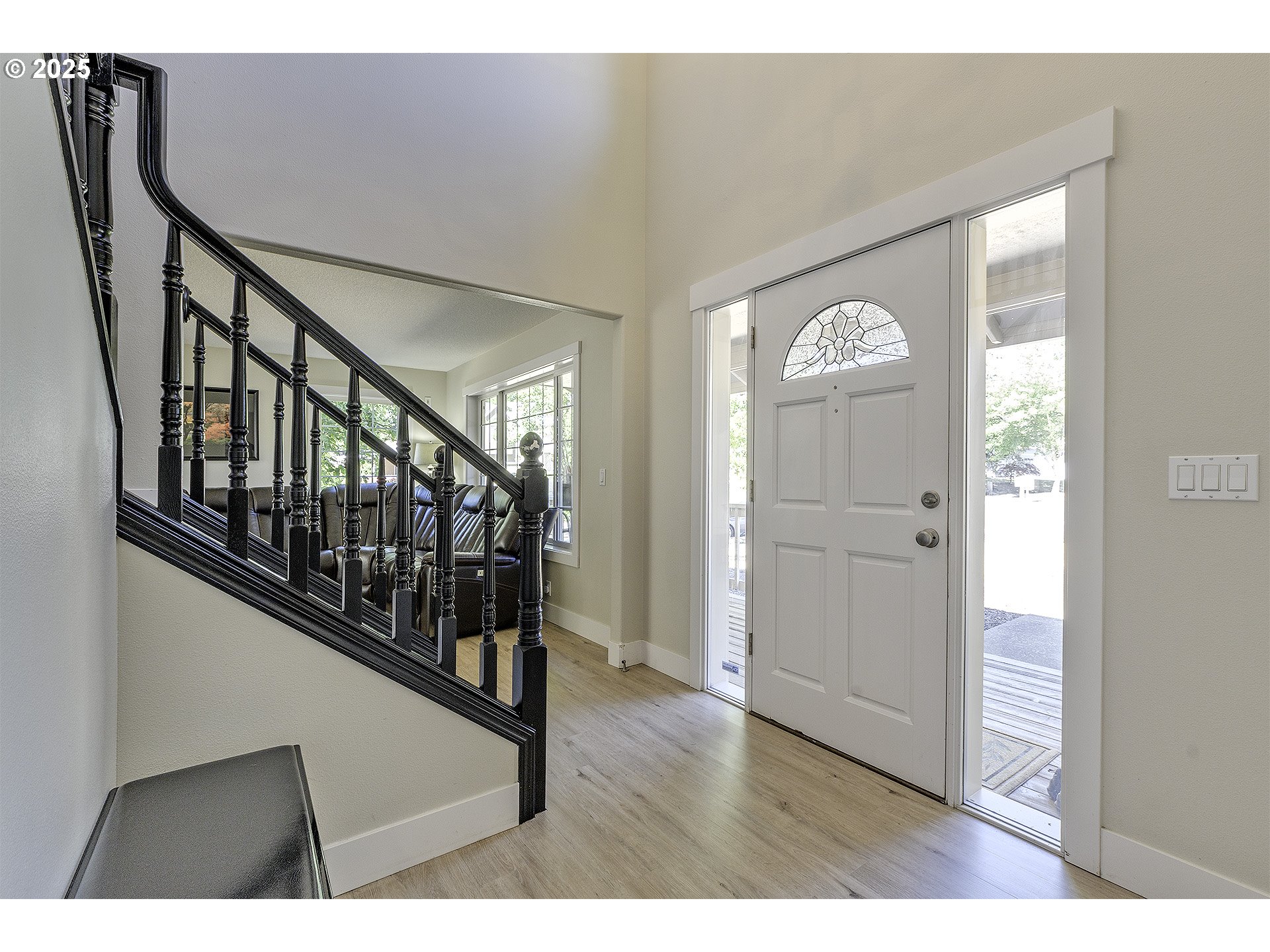 2878 NE AURORA DR