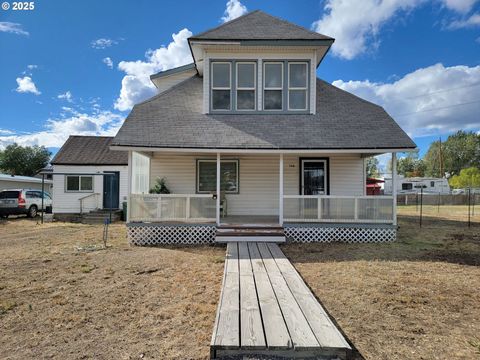 566 N FAIRVIEW AVE Burns OR 97720