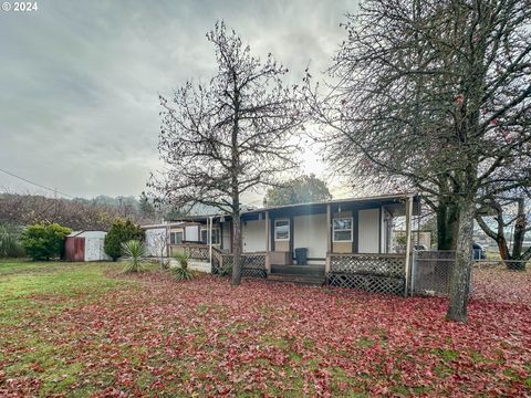 A home in Roseburg