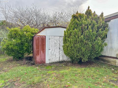 A home in Roseburg