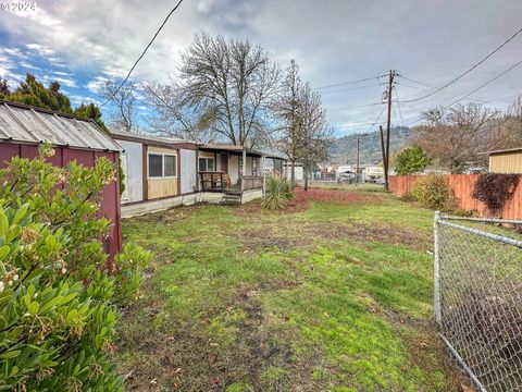 A home in Roseburg