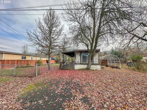 A home in Roseburg