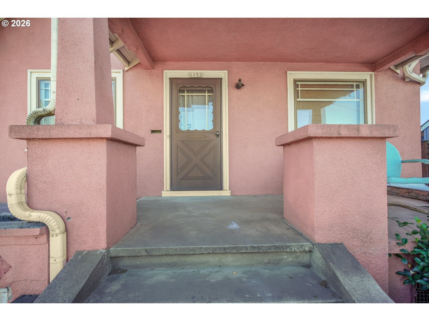 1152 NE COLUMBIA BLVD