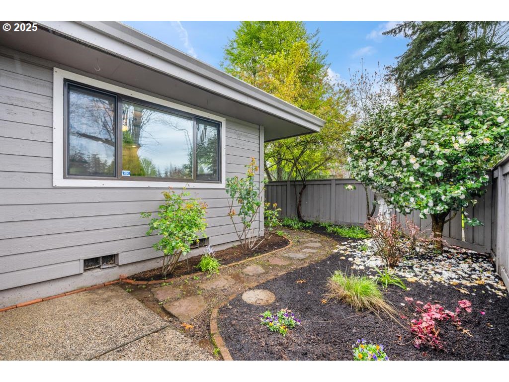 9998 SW FRENCH PRAIRIE RD