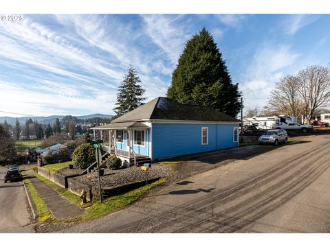 A home in Clatskanie