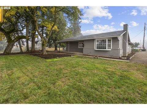 A home in Newberg